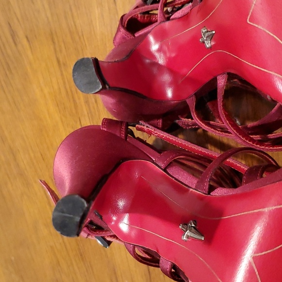 Like NEW Cesare Paciotti fuschia strappy heels - Picture 11 of 16